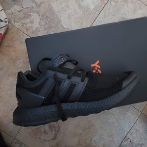 Y-3 PureBoost Triple Black (8.5)